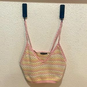 Im selling a good quality, hand cropped top